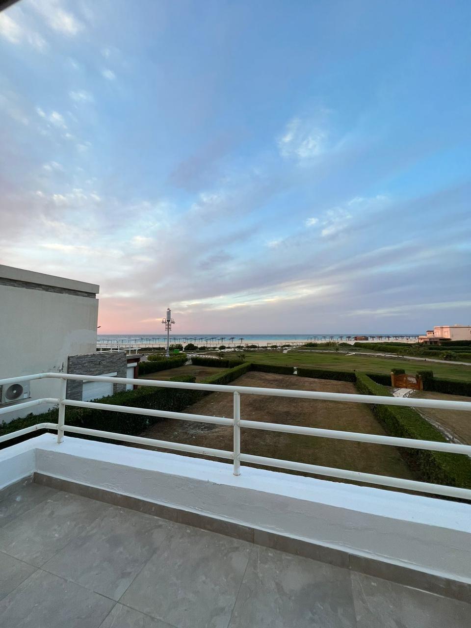 A distinctive Sea View Villa in Amwaj Village image 4