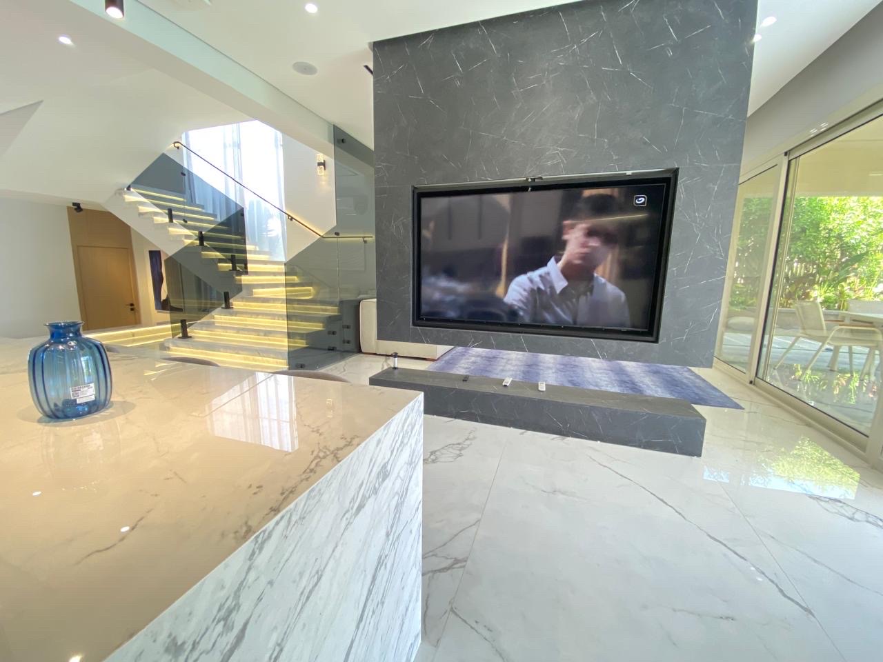 A distinctive and elegant villa in Hacienda Bay, North Coast image 2